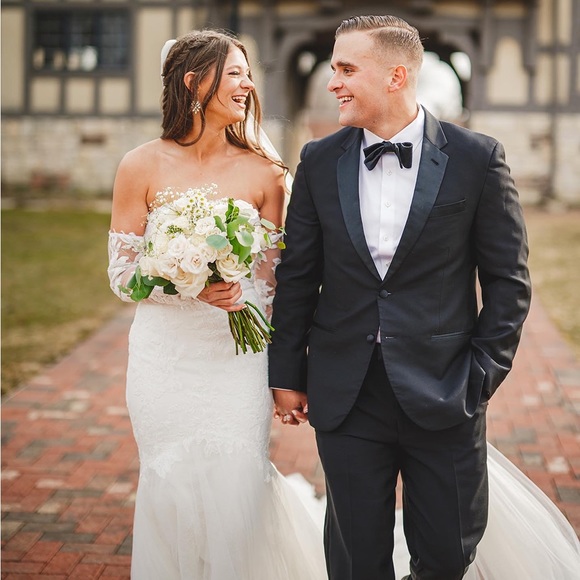 Meet your Posher, Macy - Picture 1 of 1